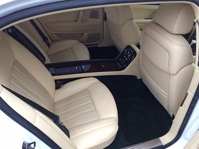 Автомобиль в аренду фото 3 - Bentley Continental 2011