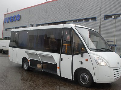Автобус в аренду фото 1 - Iveco 2014