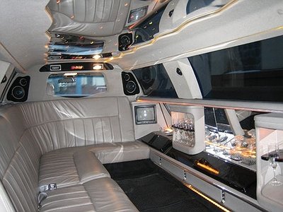 Транспорт для торжеств в аренду фото 2 - Chrysler 300C 2011