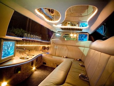 Транспорт для торжеств в аренду фото 2 - Cadillac Escalade 2012
